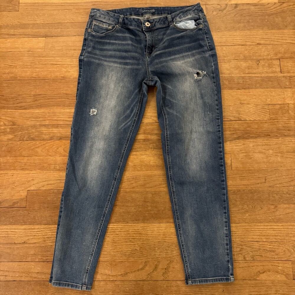 Maurices high-rise ankle medium wash distressed jeans pants size 13/14
b63